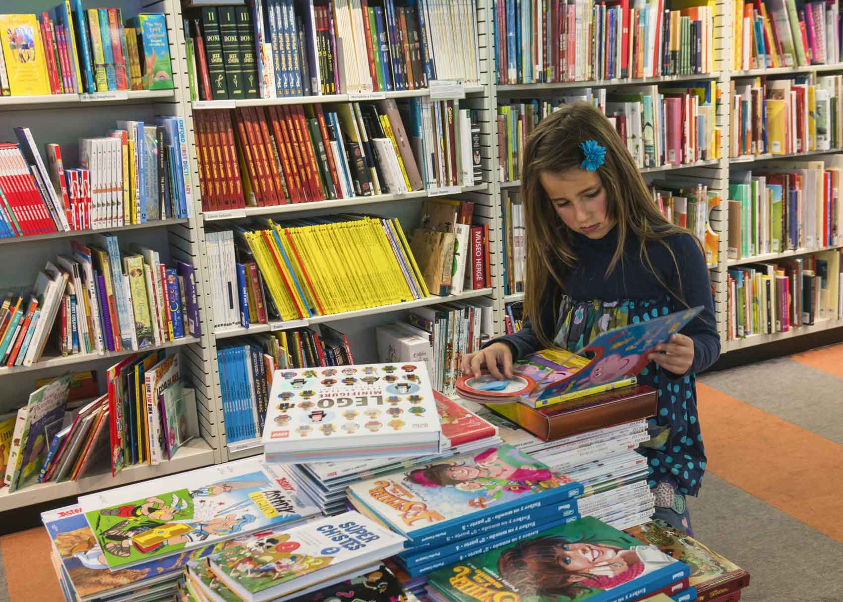 The Ten Commandments of Letting Your Child Visit Their School Book Fair | Brightly