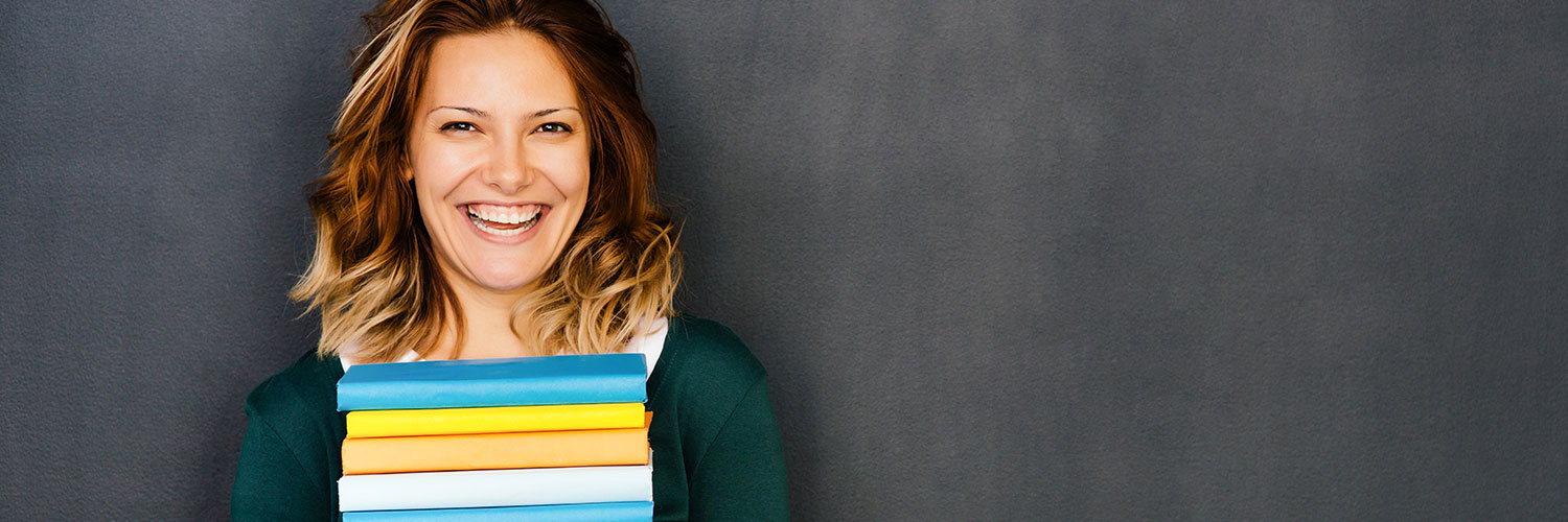 model-love-reading-in-classroom