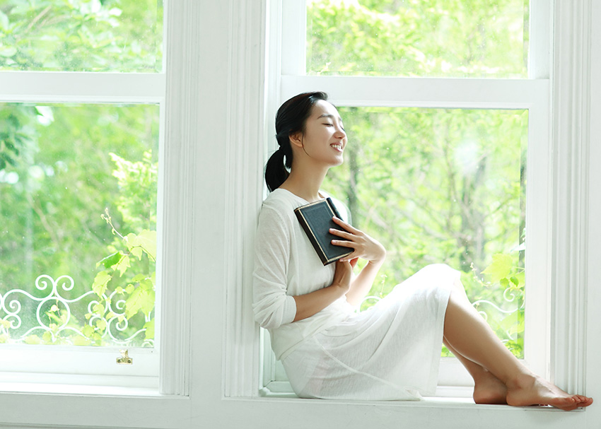 10 Contemporary Romance Novels with Relatable Heroines Brightly