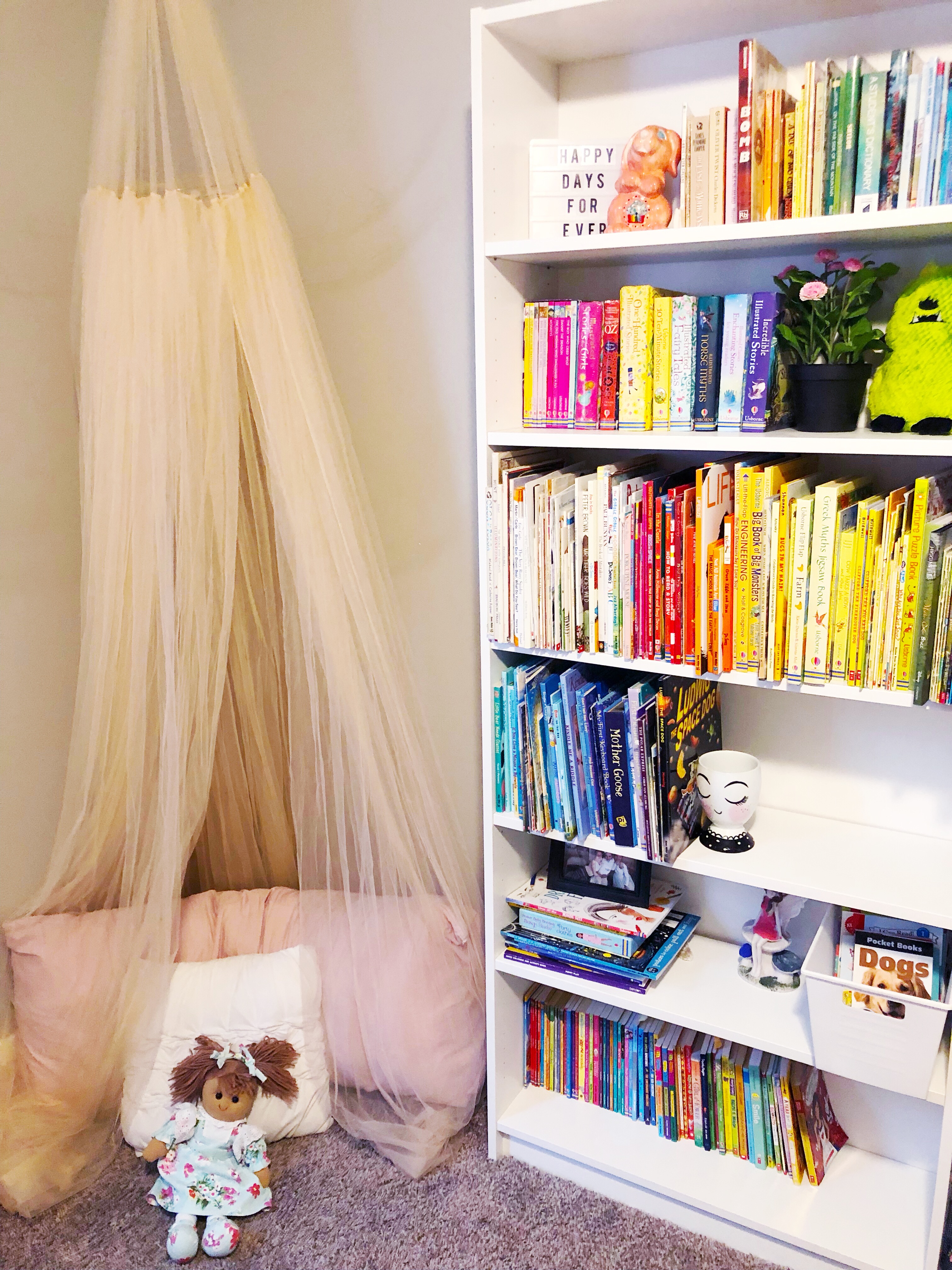 lifetime-reader-book-nook